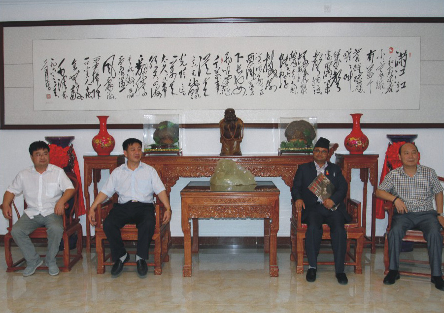 尼泊尔客人在华佗研究会座谈